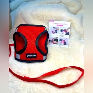 Adustable Cat Harness with leash, size Medium Brand NWT
